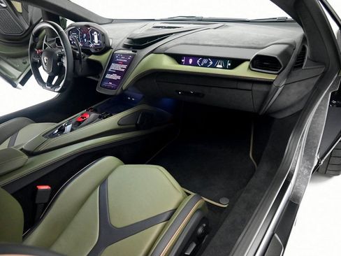 Used 2025 Lamborghini Revuelto AWD/4WD image 18