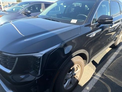 Used 2026 Kia Sorento LX FWD image 5