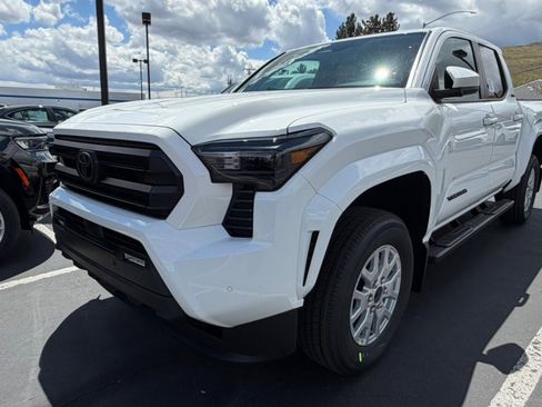 New 2026 Toyota Tacoma SR5 AWD/4WD image 4