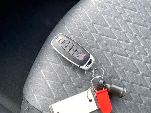 New 2026 Nissan Sentra SV image 18