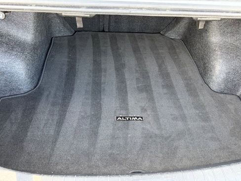 Used 2025 Nissan Altima 2.5 SV FWD image 17