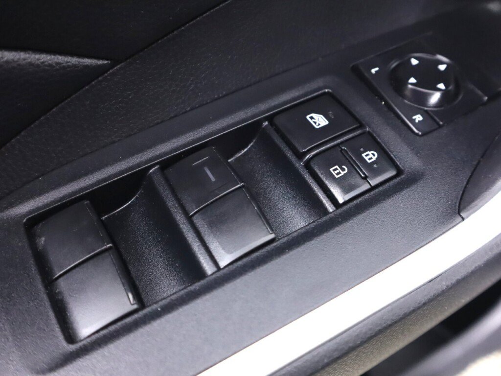 Used 2021 Toyota RAV4 LE FWD image 28