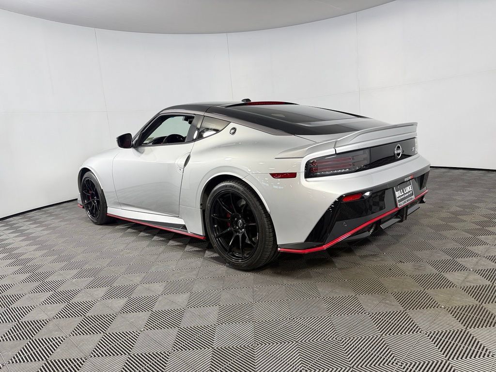 Used 2025 Nissan Z NISMO w/ Floor Mat Package RWD image 9