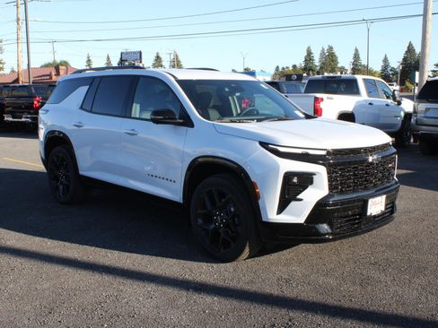 New 2026 Chevrolet Traverse RS image 3