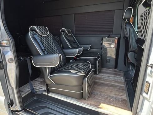 Used 2021 Mercedes-Benz Sprinter 2500 image 35