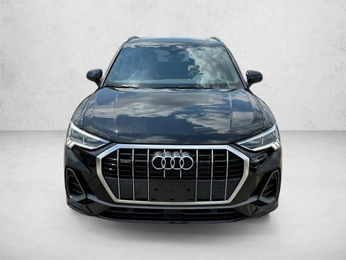 Used 2025 Audi Q3 2.0T Premium w/ Convenience Package AWD/4WD image 2