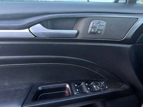 Used 2019 Ford Fusion Titanium FWD image 15