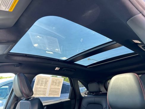 Used 2025 Ford Escape ST-Line w/ Tech Pack #1 FWD image 23