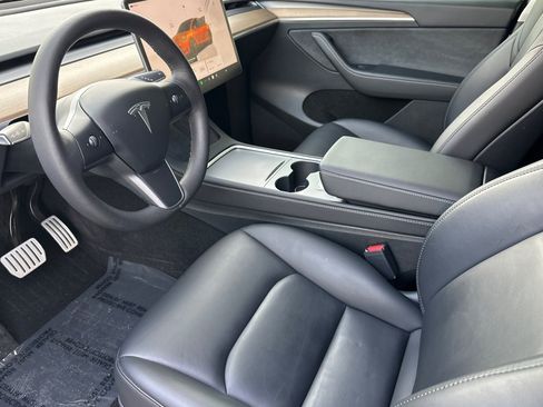 Used 2023 Tesla Model Y Performance image 11