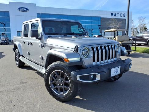 Used 2020 Jeep Gladiator Overland image 1