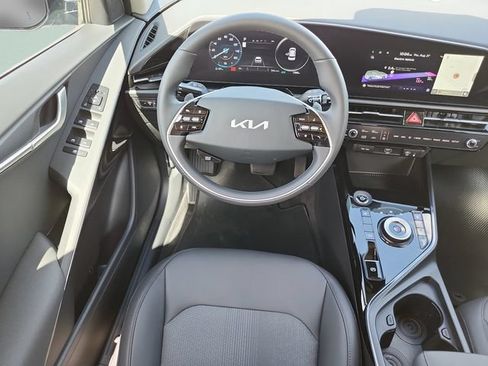 Certified 2026 Kia Niro Wind FWD image 15