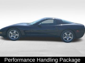 Used 1998 Chevrolet Corvette Coupe w/ Performance Handling Pkg video 4
