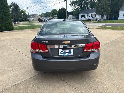 Used 2013 Chevrolet Cruze LS FWD image 7