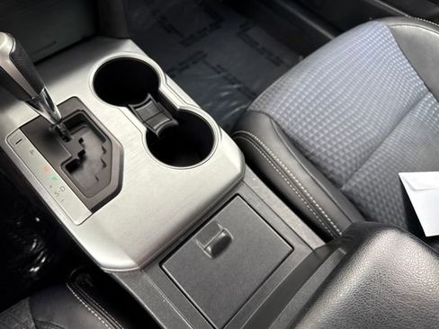 Used 2014 Toyota Camry SE FWD image 19