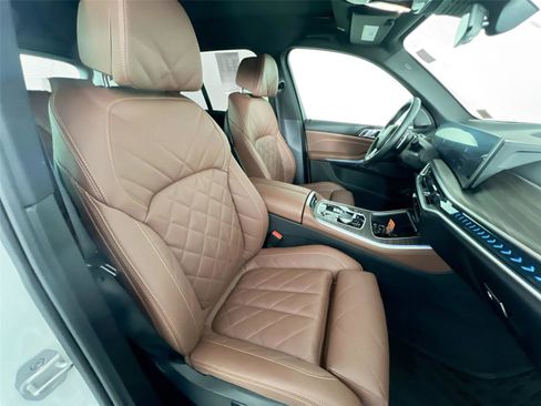 Certified 2024 BMW X5 xDrive50e w/ Premium Package image 29