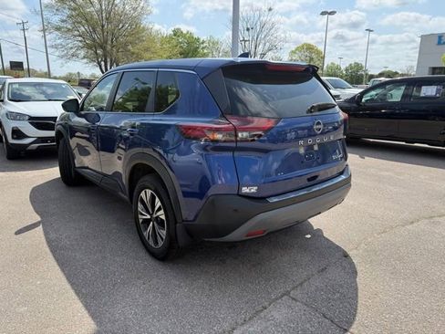 Used 2023 Nissan Rogue SV image 5