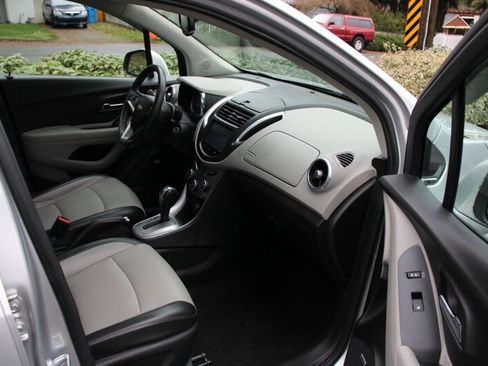 Used 2015 Chevrolet Trax LTZ image 15