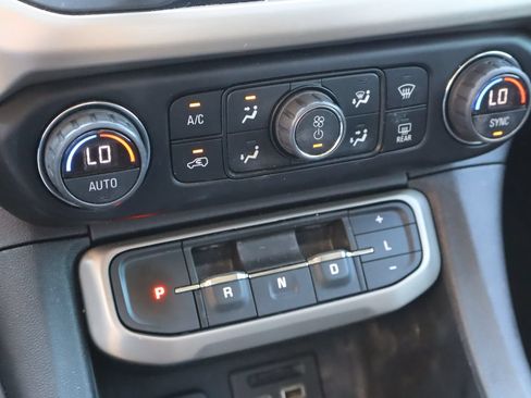 Used 2022 GMC Acadia Denali w/ Denali Ultimate Package FWD image 28