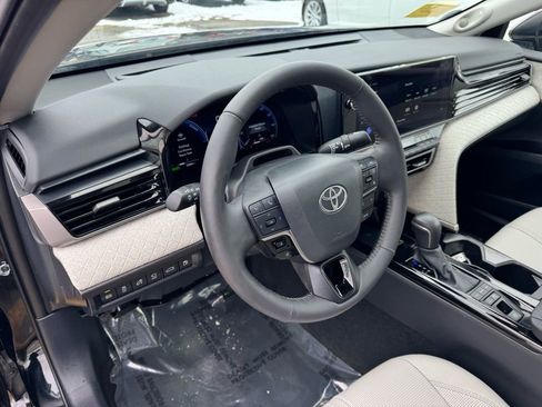 Used 2025 Toyota Camry XLE w/ Premium Plus Package AWD/4WD image 16