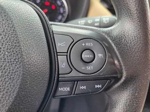 Used 2019 Toyota RAV4 LE image 29