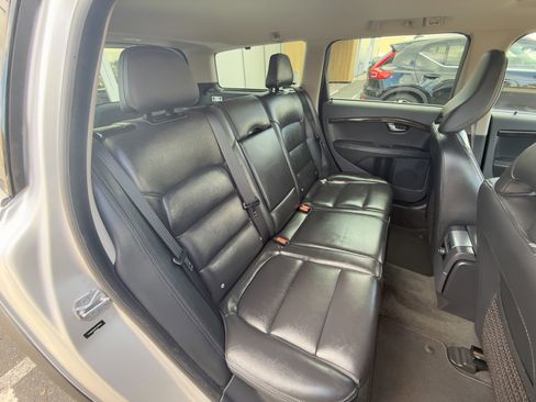 Used 2015 Volvo XC70 T6 image 32