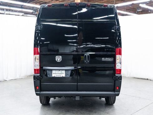 New 2026 RAM ProMaster 2500 w/ Quick Order Package 22G SLT image 5