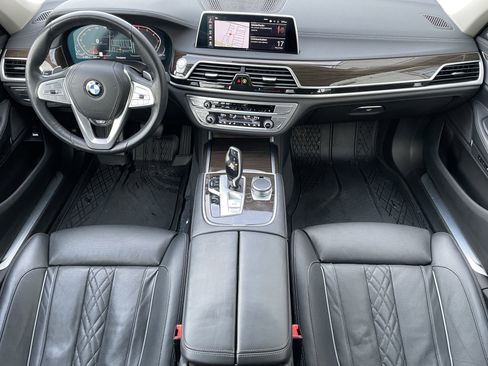 Used 2022 BMW 750i xDrive 750i xDrive image 16