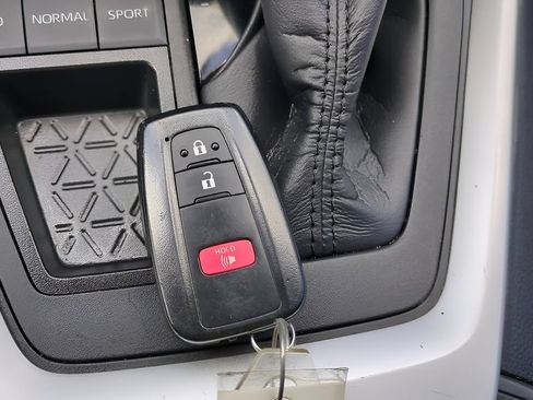 Certified 2024 Toyota RAV4 XLE FWD image 23