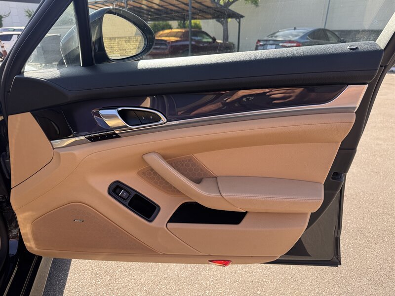 Used 2013 Porsche Panamera image 50