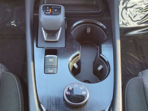 Used 2023 Nissan Rogue SV image 19