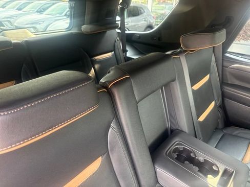 Used 2022 GMC Yukon AT4 AWD/4WD image 29