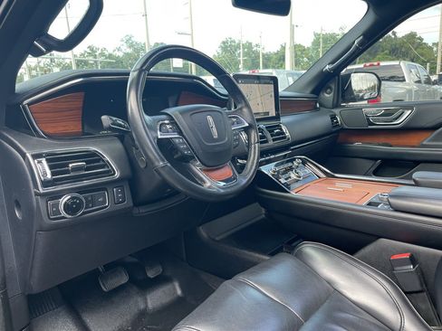Used 2019 Lincoln Navigator L Select AWD/4WD image 14