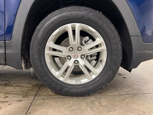 Certified 2022 GMC Terrain SLE w/ Driver Convenience Package image 19