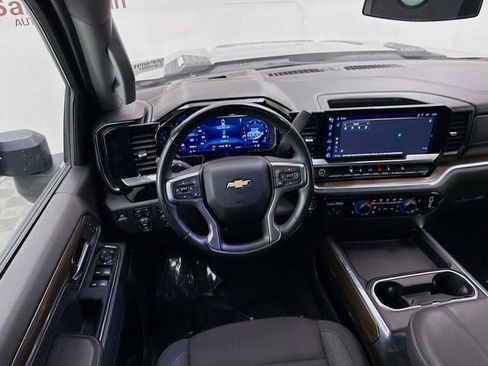 Used 2024 Chevrolet Silverado 2500 LT w/ Convenience Package image 23