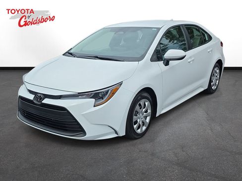 Used 2026 Toyota Corolla LE FWD image 1