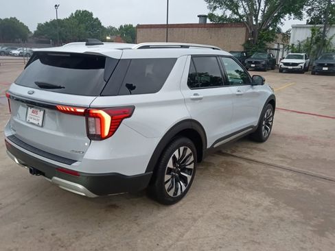 Used 2025 Ford Explorer Platinum w/ LUX Leather Package image 10