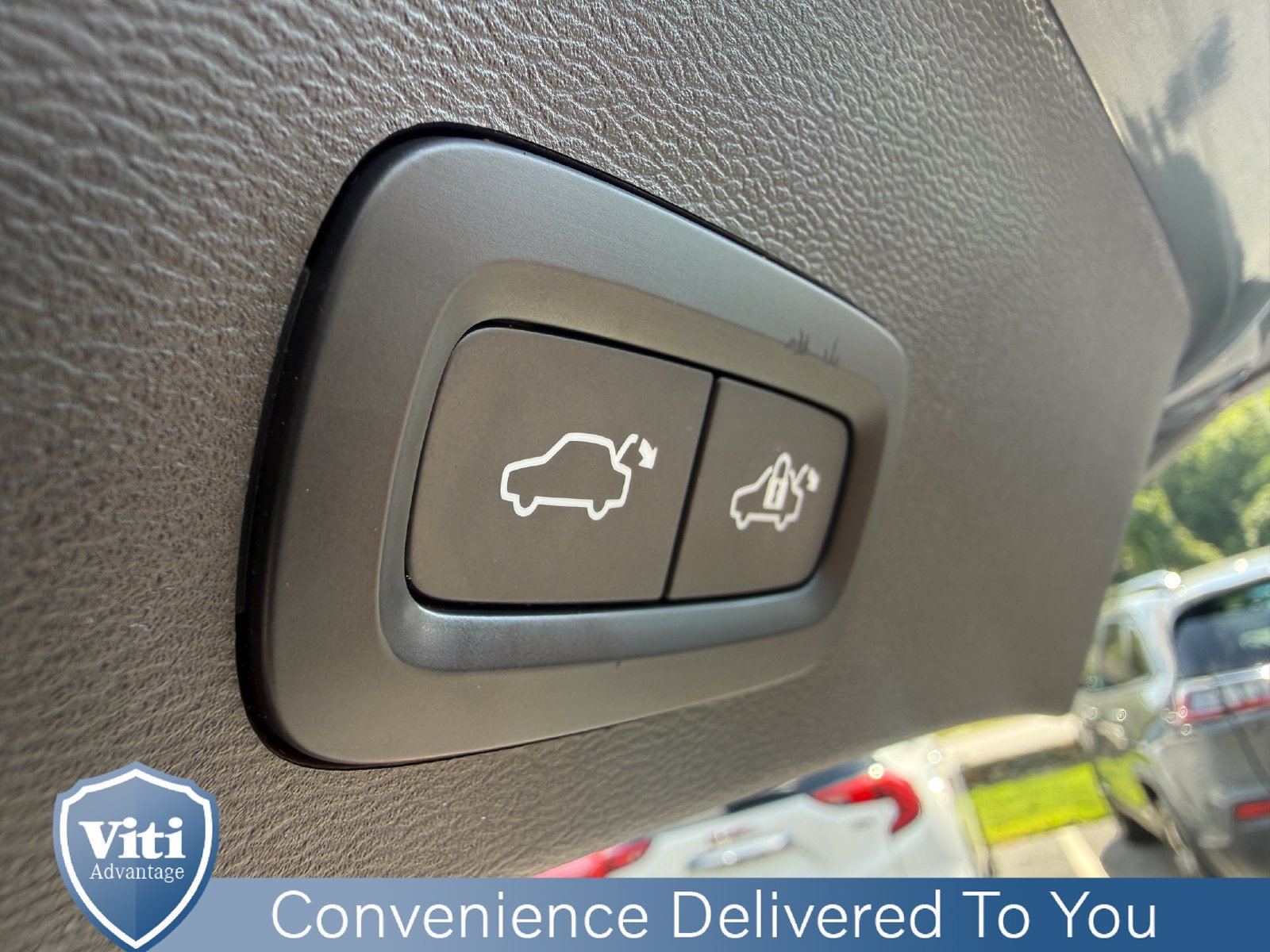 Certified 2023 Volvo XC40 Recharge Ultimate w/ Protection Package Premier AWD/4WD image 24