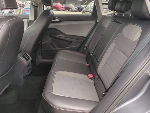 Used 2023 Volkswagen Taos SE AWD/4WD image 25
