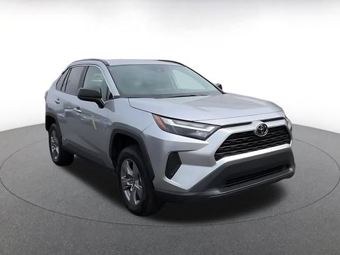 Used 2025 Toyota RAV4 LE AWD/4WD image 3