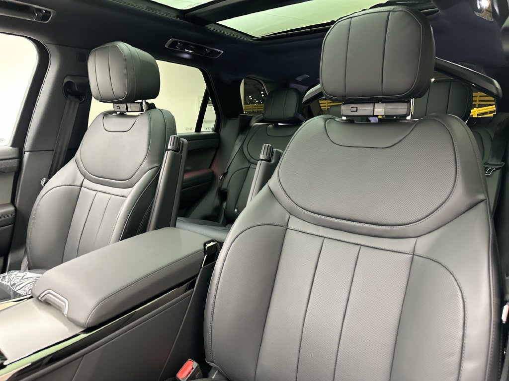 New 2027 Land Rover Range Rover Sport Dynamic SE AWD/4WD image 10