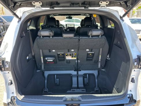 Used 2026 Toyota Sienna Limited FWD image 20