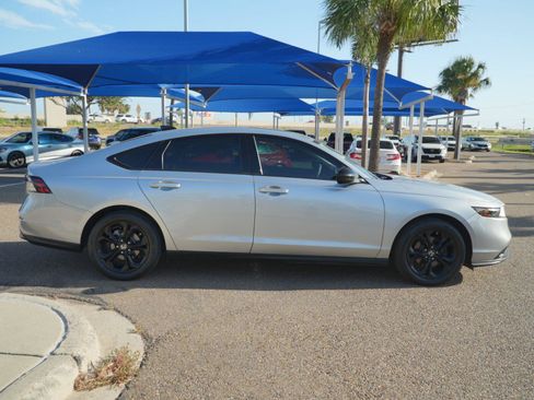 Used 2025 Honda Accord SE image 4