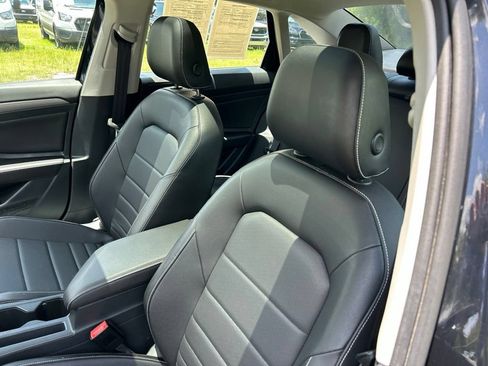 Used 2023 Volkswagen Jetta SE w/ Panoramic Sunroof Package FWD image 22