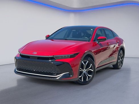 Used 2024 Toyota Crown Limited image 2