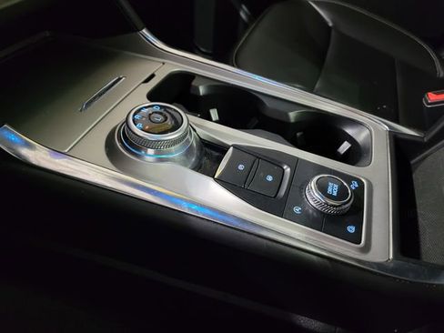 Used 2022 Ford Explorer XLT image 38