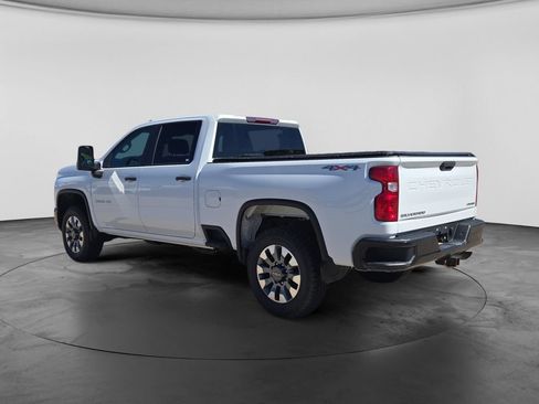 Used 2024 Chevrolet Silverado 2500 Custom AWD/4WD image 8