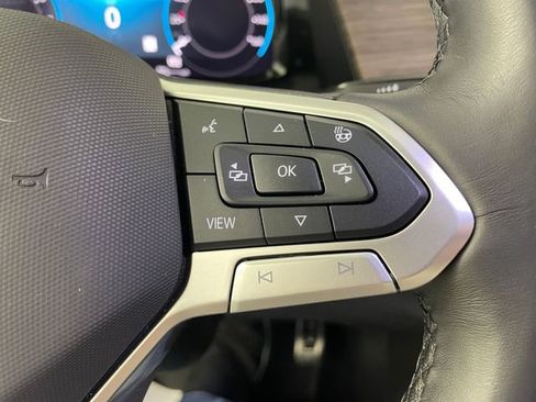 Used 2025 Volkswagen Atlas SEL Premium R-Line image 12