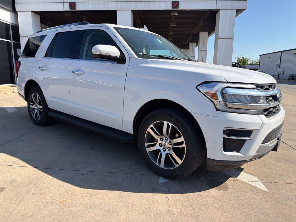 Used 2024 Ford Expedition Limited AWD/4WD image 2