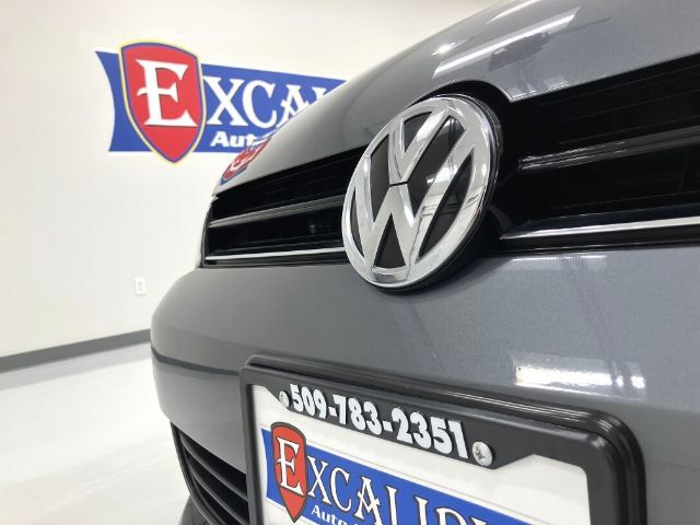Used 2015 Volkswagen Golf S FWD image 22