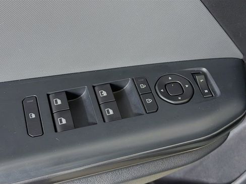 Used 2025 Kia K4 LXS image 21